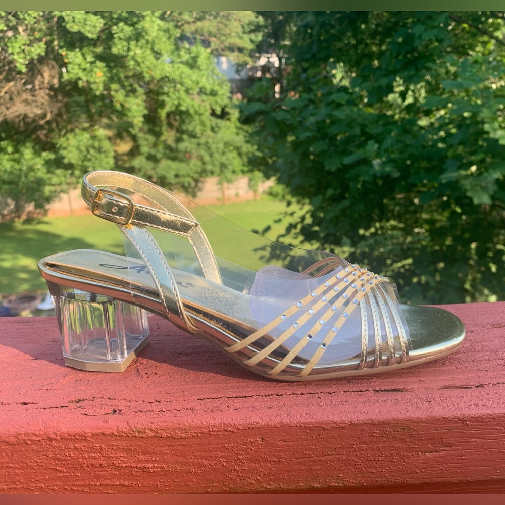 Annie Slip On Heels Size 6M W/Sparkles In Box